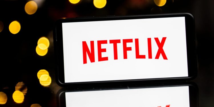 Netflix subscriptions jump 8%, revenue climbs as password sharing crackdown takes hold Netflix subscriptions jump 8%, revenue climbs as password sharing crackdown takes hold