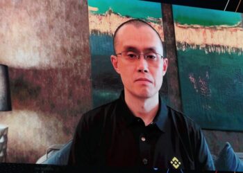 Binance claims it adheres to Western sanctions in Russia. At least 5 blacklisted lenders are still processing payments for the exchange