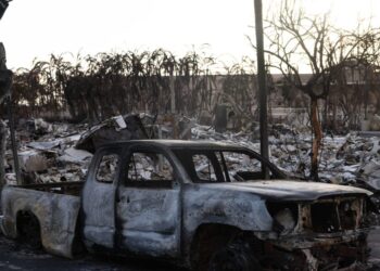 ‘It was like a war’: Maui residents had moments to make life-or-death choices about how to flee the approaching inferno