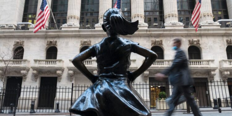 The wait for an elusive recession is getting costly for big-name money managers bullish on bonds. They’re doubling down  The wait for an elusive recession is getting costly for big-name money managers bullish on bonds. They’re doubling down