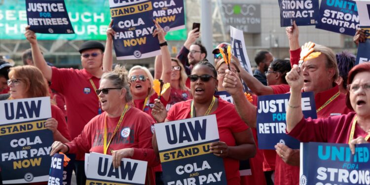 UAW strike: Biden, Trump seek blue-collar votes in swing state Michigan UAW strike: Biden, Trump seek blue-collar votes in swing state Michigan