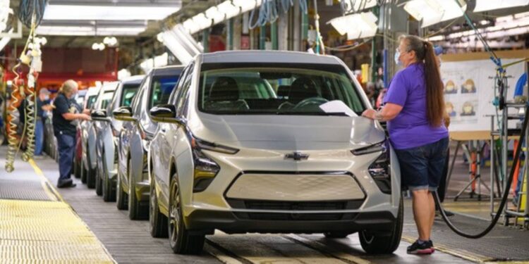 GM to delay all-electric truck production at Michigan plant until late-2025 GM to delay all-electric truck production at Michigan plant until late-2025