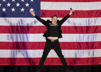 Elon Musk spent millions bolstering Trump, but the president ‘goes through people like tissues,’ says Kara Swisher