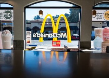 Restaurant executives can’t wait for 2025 after slow traffic and wave of bankruptcies