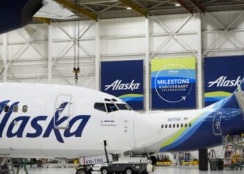 Alaska Airlines website crashes as Cyber Monday sale kicks off, resulting in grounded flights