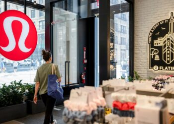 Lululemon stock jumps as international growth helps to offset slowing U.S. sales