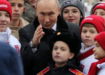 Putin is desperately trying to reverse Russia’s population crisis and sees Ukraine as a solution, experts say Putin is desperately trying to reverse Russia’s population crisis and sees Ukraine as a solution, experts say