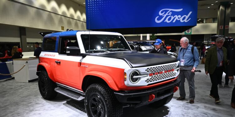 GM, Ford report best annual U.S. sales since 2019