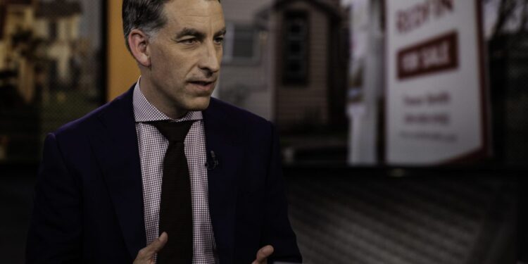 Top real estate CEO says fire-ravaged LA residents are desperate for a place ‘to live for the week’ amid waves of price gouging 