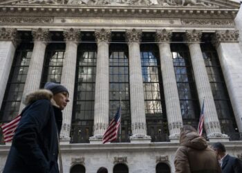 Dollar and oil surge, stocks fall on Trump tariffs: markets wrap Dollar and oil surge, stocks fall on Trump tariffs: markets wrap