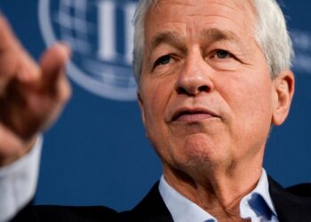 Jamie Dimon was speaking to Jeff Bezos about joining Amazon before JPMorgan