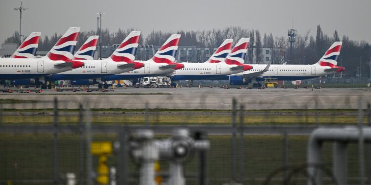 London’s Heathrow Airport prepares to restart flights after major fire nearby shuts down travel London’s Heathrow Airport prepares to restart flights after major fire nearby shuts down travel