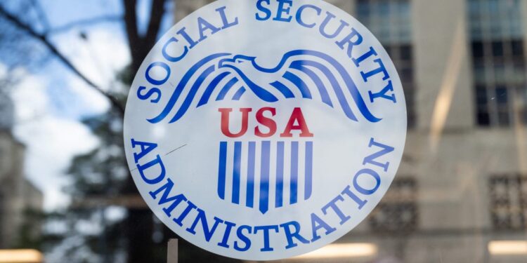 Social Security website crashes as agency pushes users online