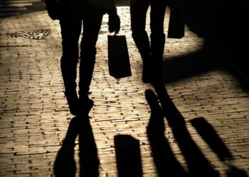 U.S. consumers are starting to crack as tariffs add to inflation, recession concerns