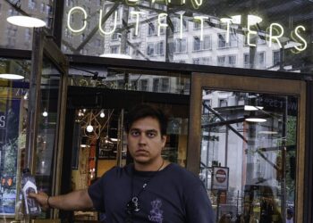 Tariffs are threatening the accuracy of fall fashion trends by forcing earlier clothing shipments amid supply-chain headaches, Urban Outfitters CEO says