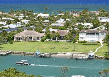 ​Here’s how the luxury real estate market is splitting up