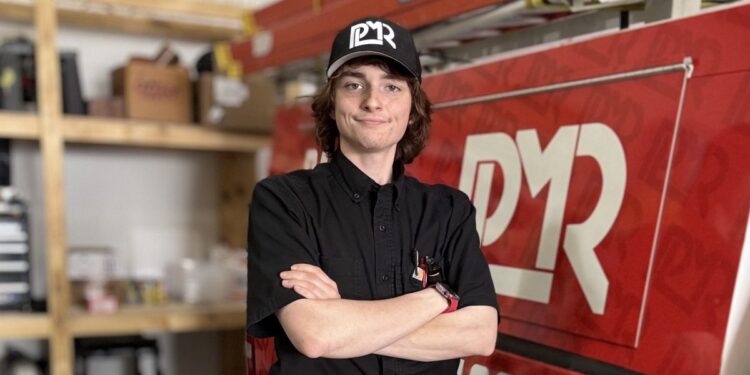 Meet a 23-year-old electrician who was a ‘good student’ but skipped college to become his own boss. He makes 6 figures | Fortune