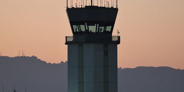 Air traffic control shortages add to U.S. flight delays, FAA says