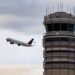 Delta and United call on Congress to immediately end government shutdown, pay air traffic controllers Delta and United call on Congress to immediately end government shutdown, pay air traffic controllers