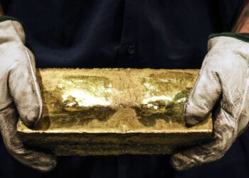 Gold prices keep rising, and jewelry companies are sounding the alarm
