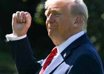 New China tariffs announced during government shutdown and AI valuation debate are a ‘perfect storm coming together,’ top economist says | Fortune