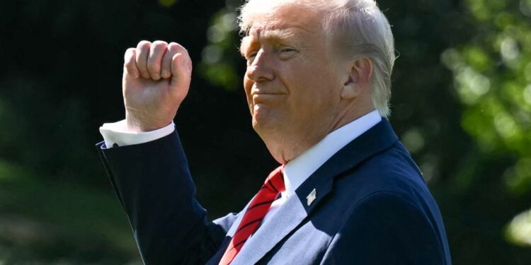 New China tariffs announced during government shutdown and AI valuation debate are a ‘perfect storm coming together,’ top economist says | Fortune