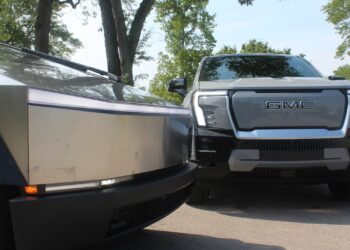 Tesla, GM lead record U.S. EV sales this year as federal incentives end