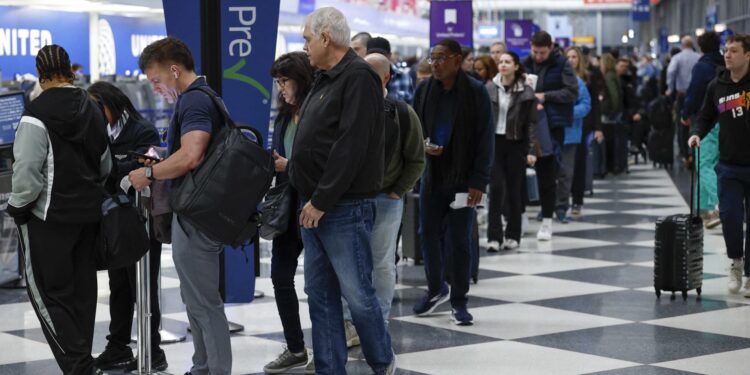 Airlines cancel more than 700 U.S. flights as FAA-ordered shutdown cuts begin Airlines cancel more than 700 U.S. flights as FAA-ordered shutdown cuts begin
