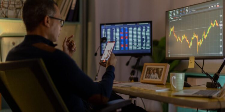 Consumer sentiment is sinking across the board — except for Americans with the most stocks | Fortune