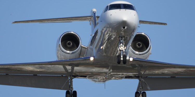Private-jet demand is on the rise amid government shutdown, says  Flexjet CEO