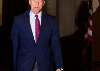 Senate takes first step to end shutdown as Bernie Sanders says moderate Democrats voting with GOP are making a ‘horrific mistake’ | Fortune